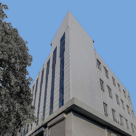 Townhouse Golden King Hotel New Delhi Exterior photo