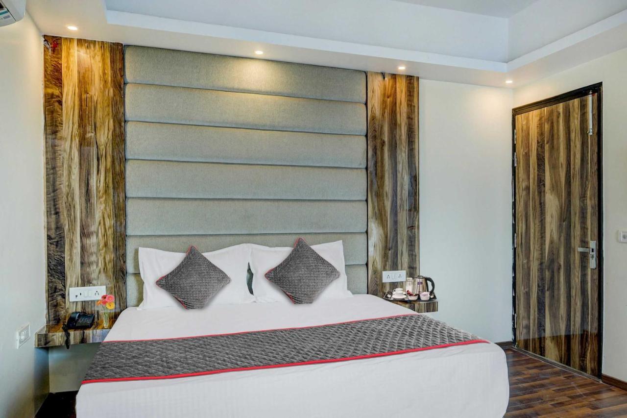 Townhouse Golden King Hotel New Delhi Exterior photo