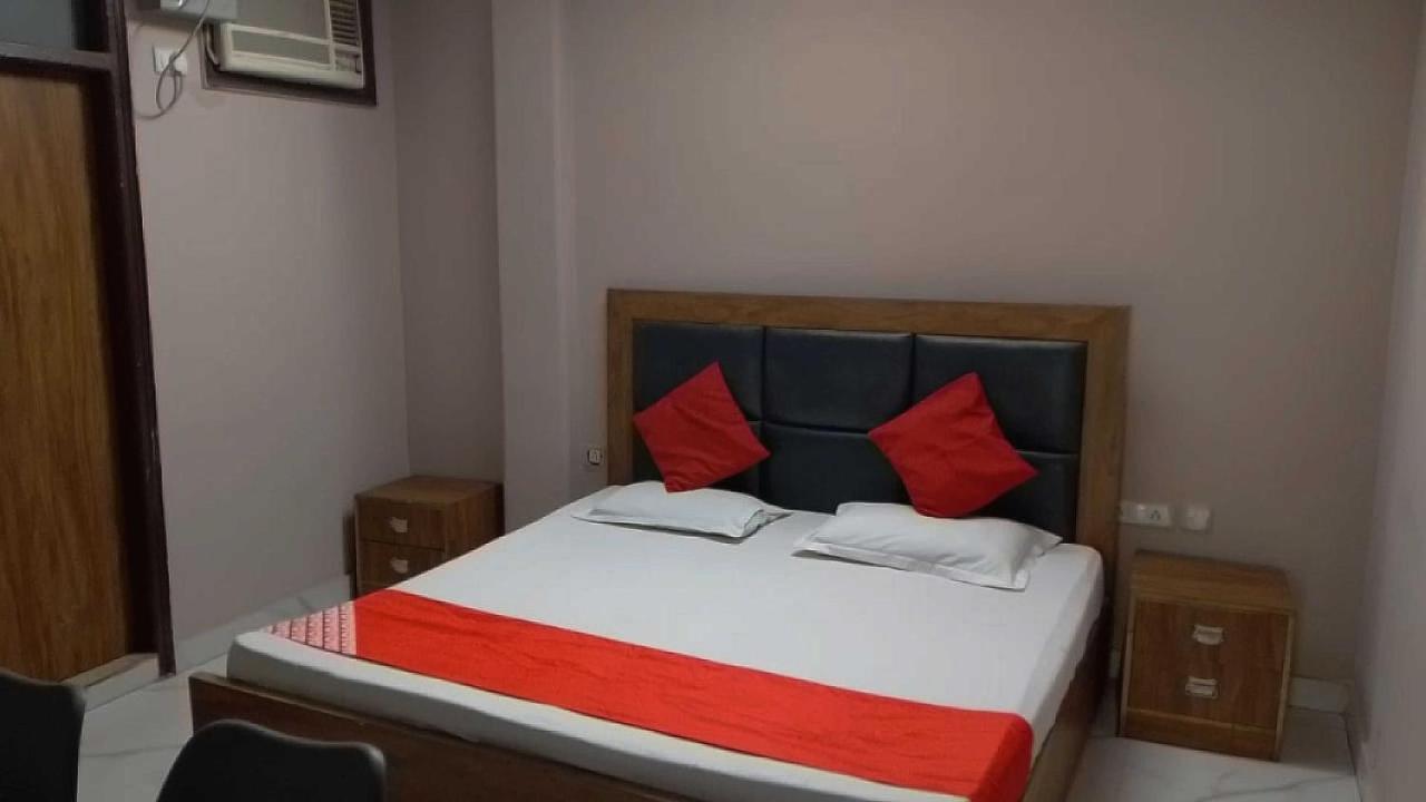 Townhouse Golden King Hotel New Delhi Exterior photo